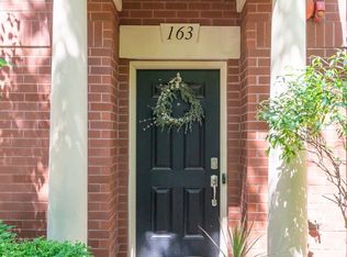 163 Festival Ct, Elgin, IL 60120