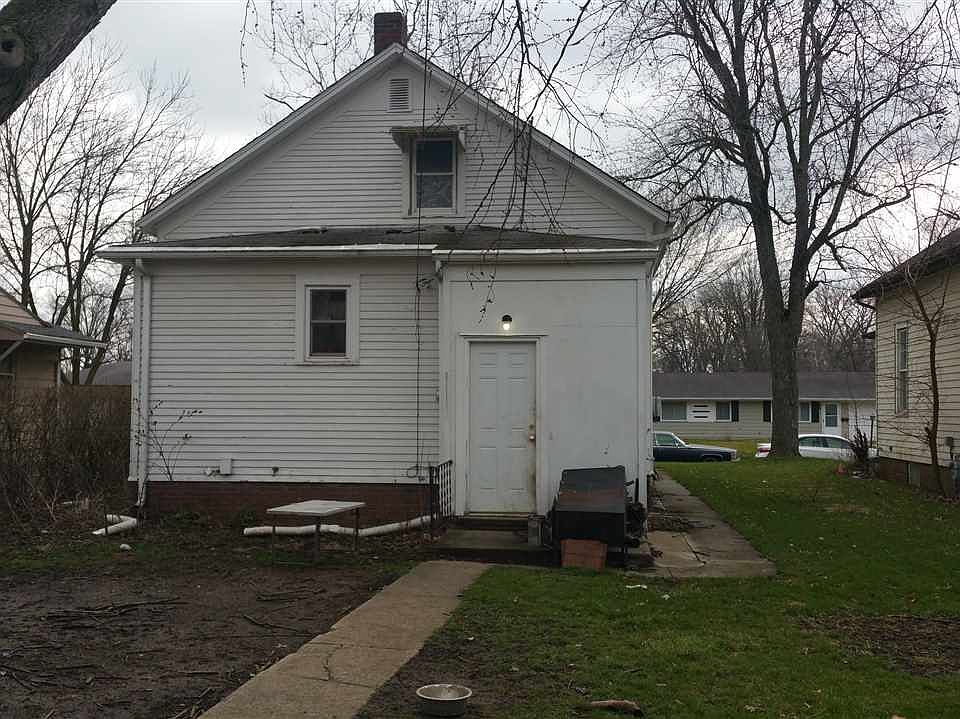 2nd image of 3030 Abbott St