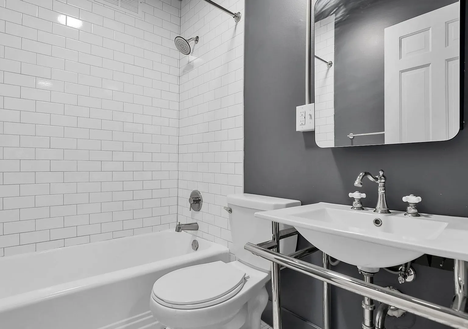 451 East Town Street - 204 - Unit 204 — Photo 4