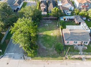 200 E Defee Ave, Baytown, TX 77520