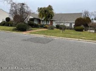 6 Dwight Dr, Ocean, NJ 07712