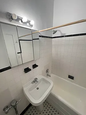 Rented by Prince Real Estate Associates LLC | media 22