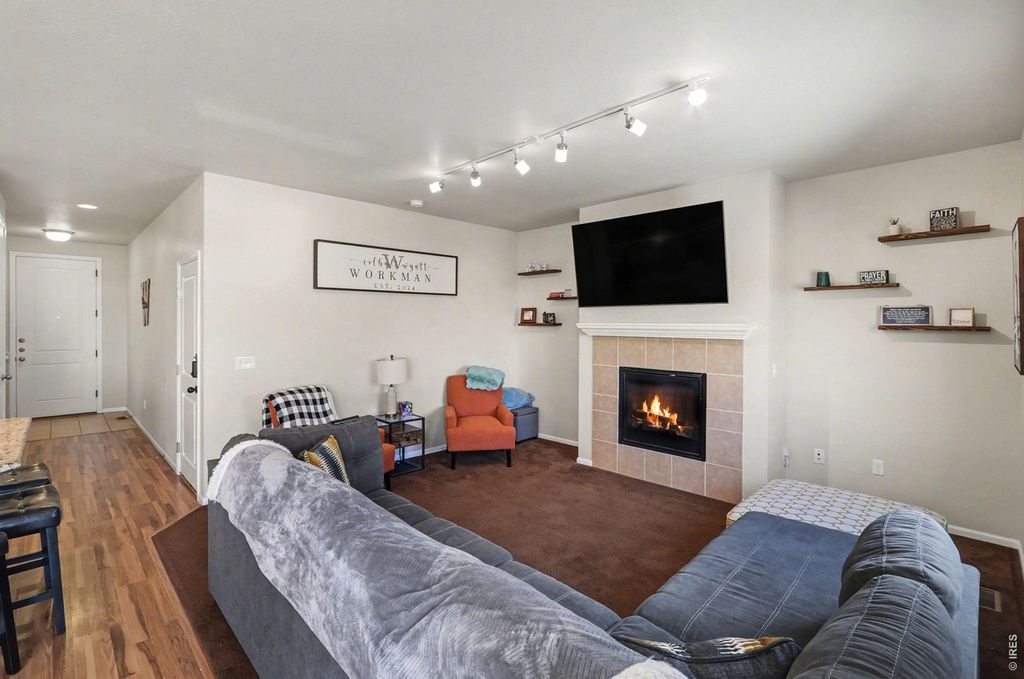 670 Moonglow Dr