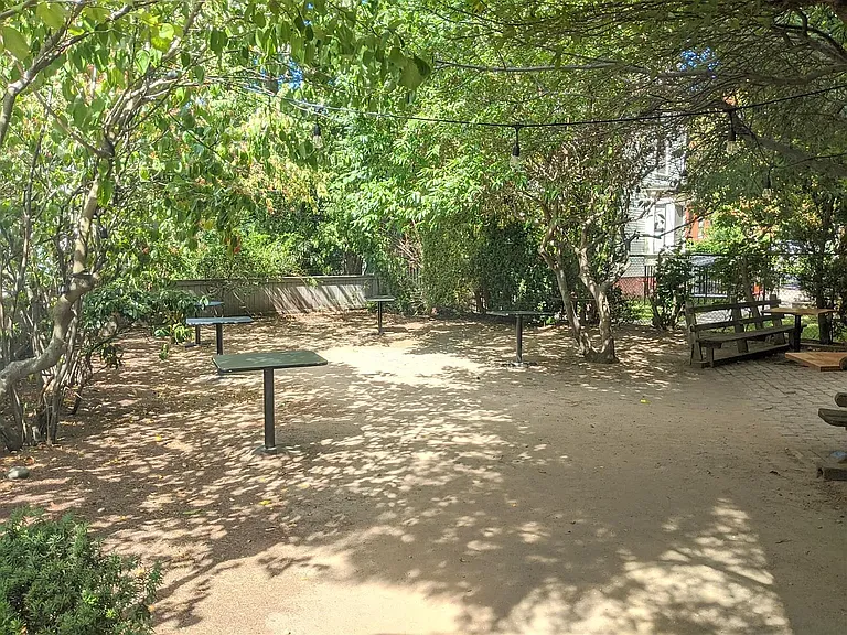 6 Craigie Cir — Photo 5