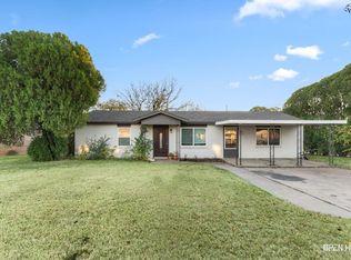 915 W Louisa Ave, Iowa Park, TX 76367