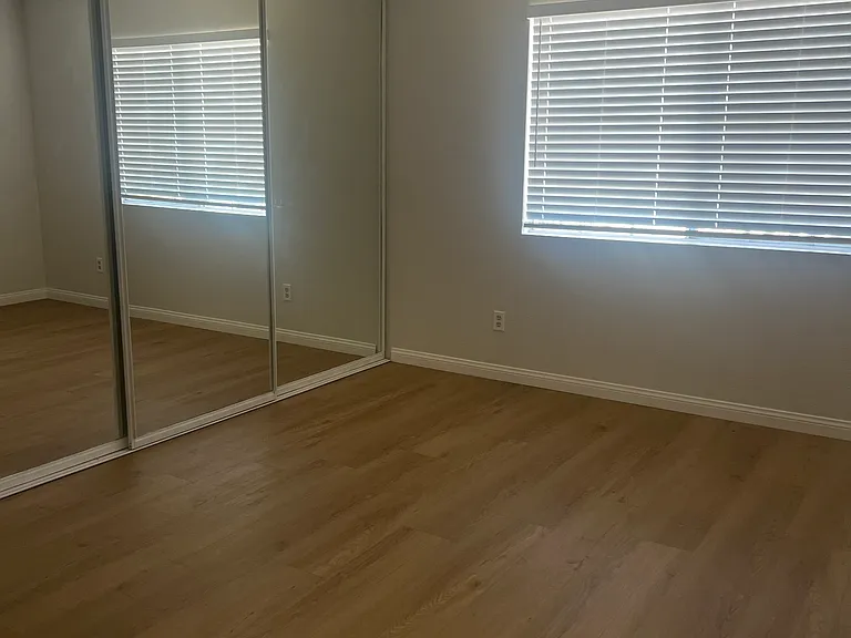 1465 E Lexington Ave #15B — Photo 8