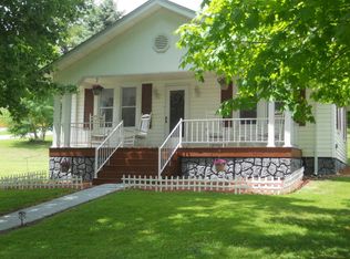 713 Riverside Dr, North Tazewell, VA 24630