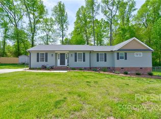 908 Battle Flag Ct, Kings Mountain, NC 28086