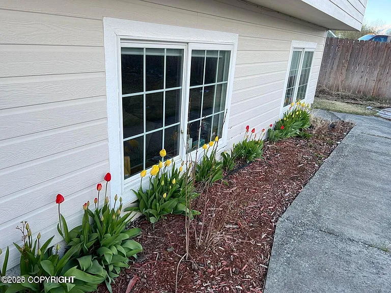 1204 S Frontier Dr — Photo 4