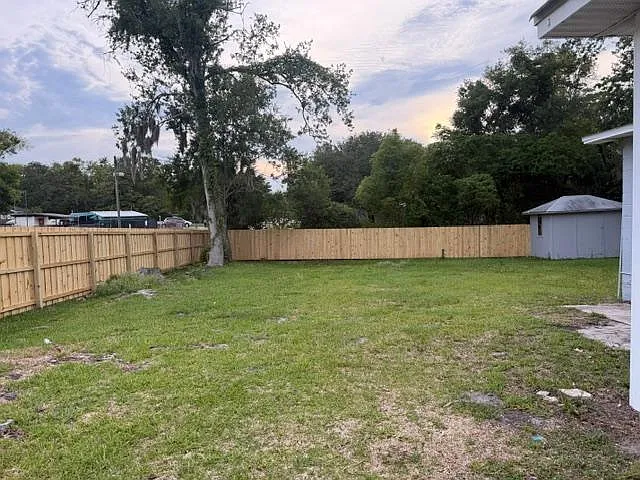 1712 Dibble Cir W — Photo 24
