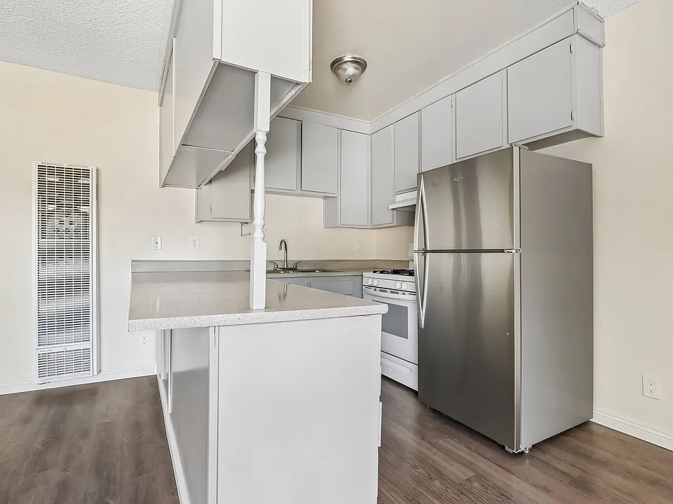 10210 Mountair Ave., Tujunga