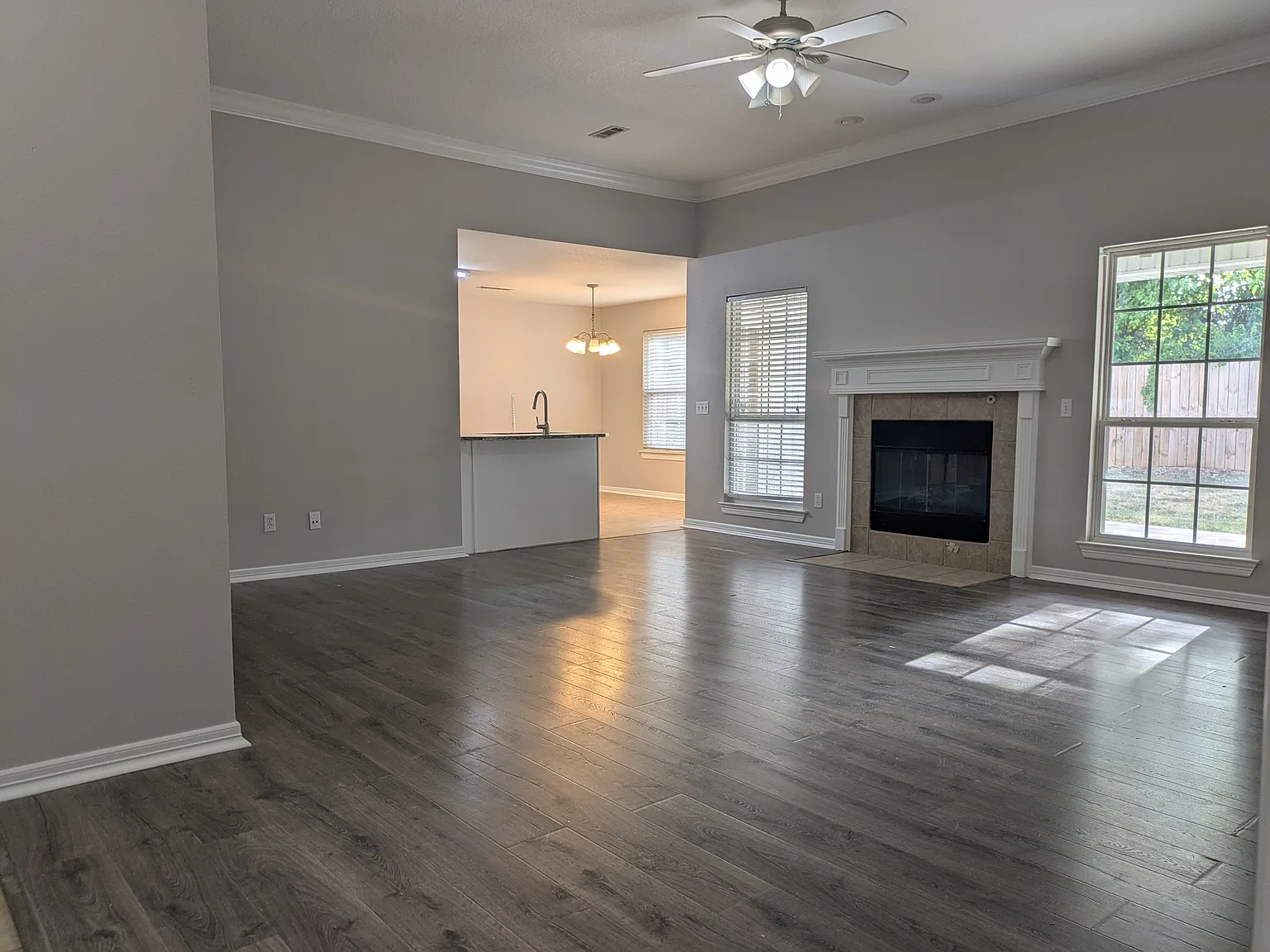 3 bed, 1537 sqft, $1,800 — Photo 1