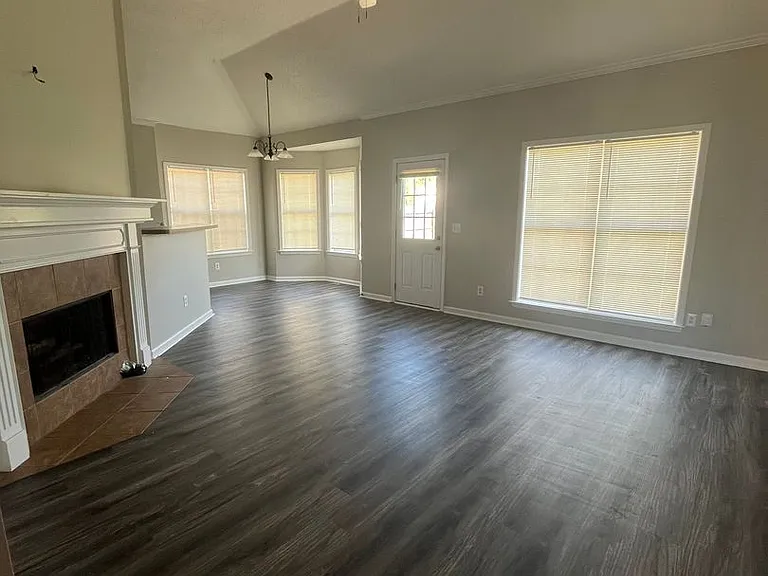 1686 N Frence Creek Cv — Photo 3