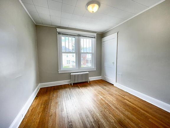 4th image of 804 Mulberry Ave #2
