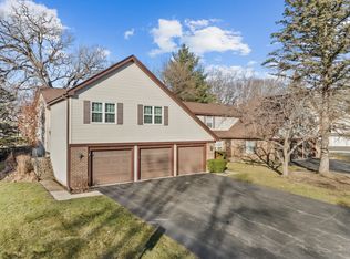 1003 Oak Valley Dr, Cary, IL 60013