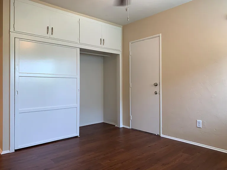 1810 Polk Ave — Photo 11