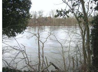 2012 Riverside Dr, Trenton, NJ 08618