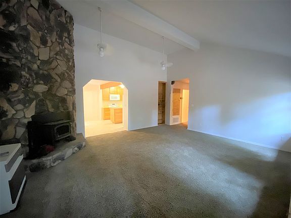 2nd image of 422 Dogwood Dr