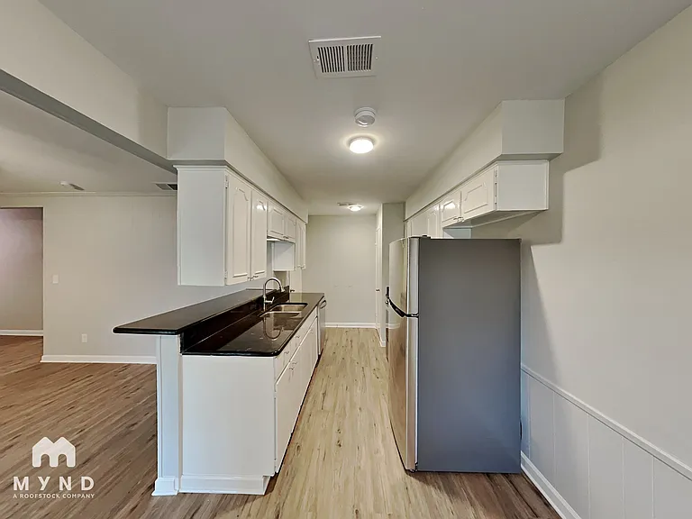 14839 Green Valley Dr — Photo 3