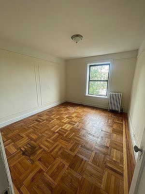 4th image of 2766 Matthews Ave