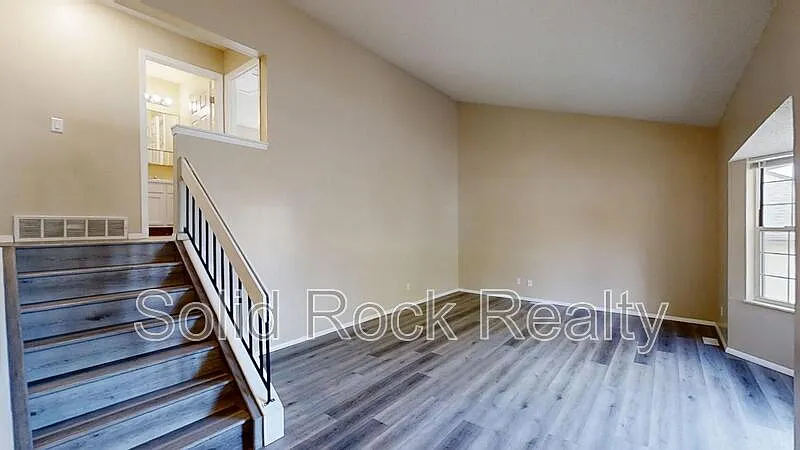 3 bed, 2.0 bath, 1579 sqft, $2,225 — Photo 4