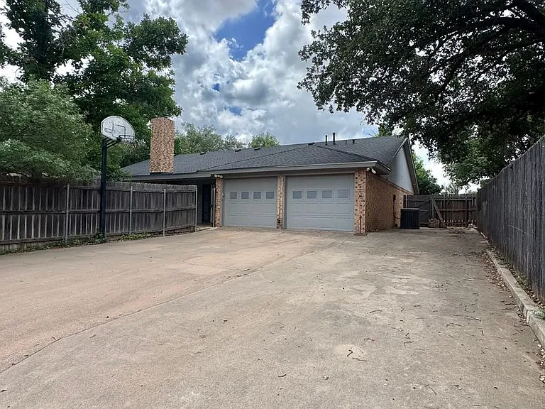 3330 Briargrove Ln — Photo 24