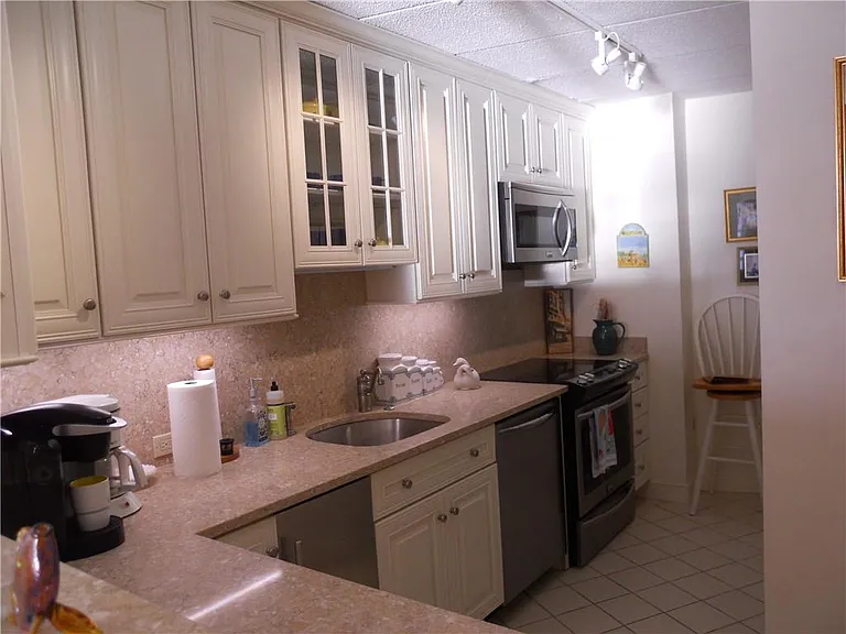1412 Capella St S #1412 — Photo 5