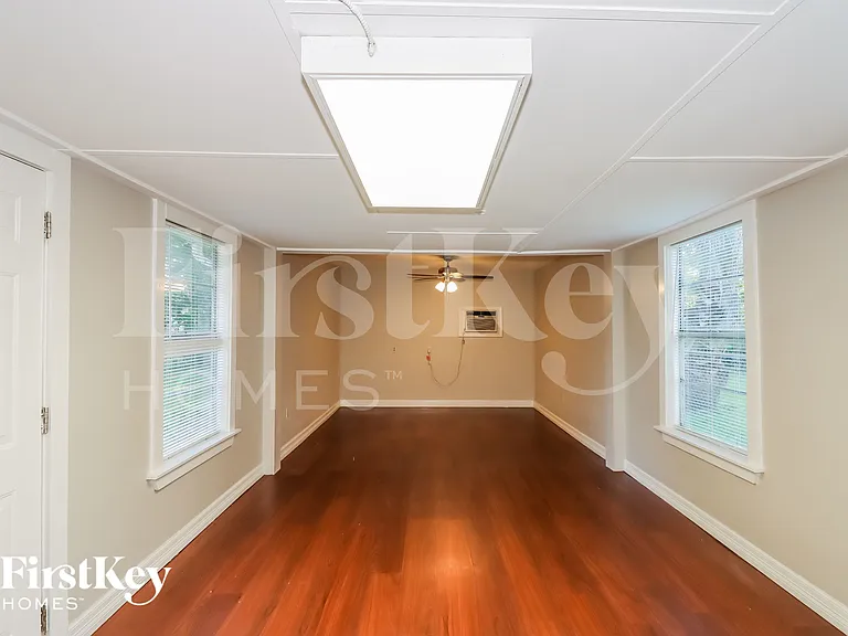 2518 S San Antonio St — Photo 7