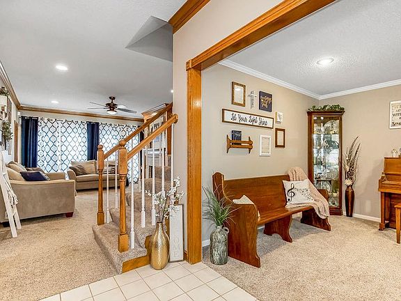 5th image of 2310 NE Greenwich Ct