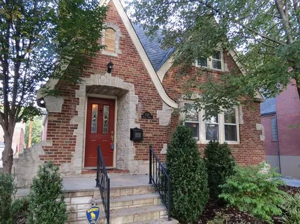 1135 Ralph Ter, Saint Louis, MO 63117