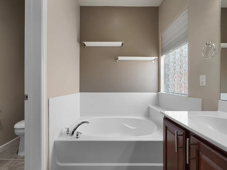 224 Valle Alto Dr NE — Photo 24