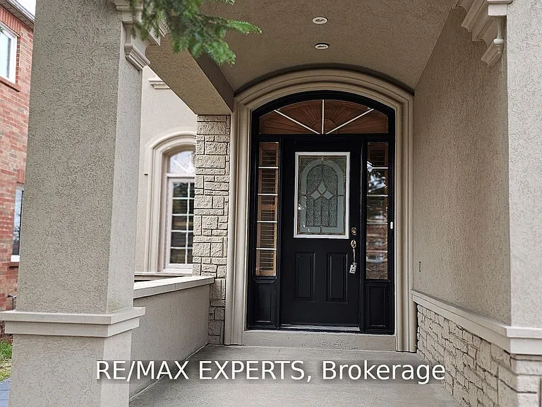 221 Matthew Dr #BASEMENT — Photo 2