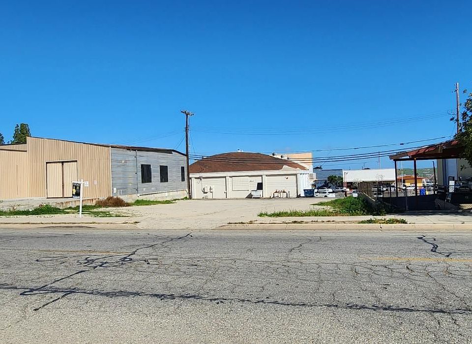 2nd image of 610 Main St