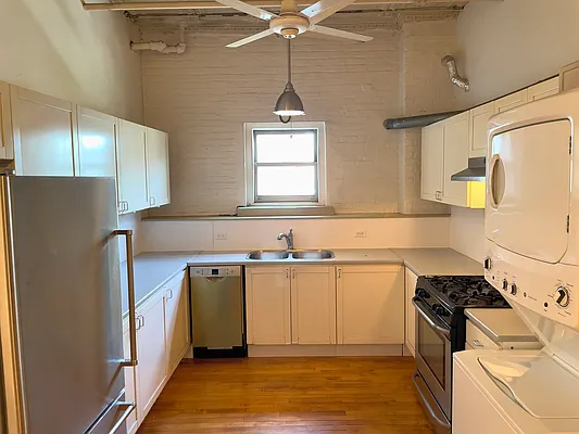 Rented by SP Realty | media 10