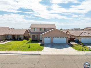 2323 Victoria Ct, Imperial, CA 92251