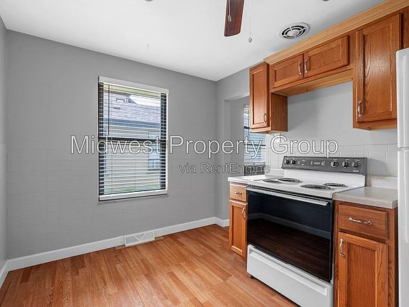 3rd image of 9204 Lackland Rd APT 7