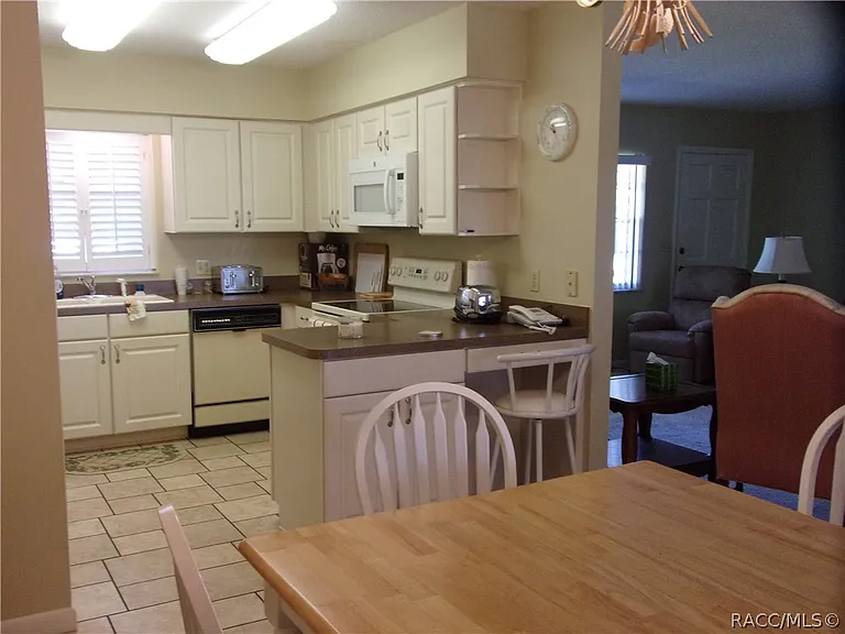1821 Kimberly Ln — Photo 9
