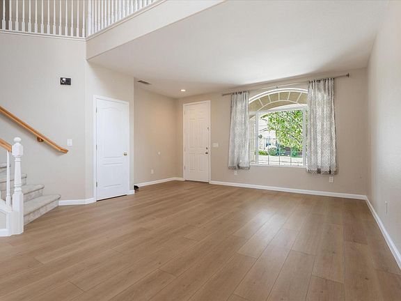 2nd image of 1038 Santa Lucia Dr