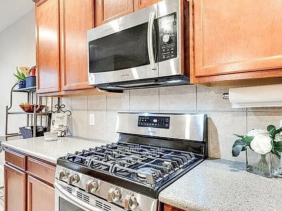 3rd image of 417 Perkins Dr
