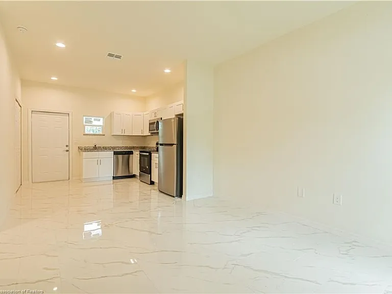 117 Flo Ave NW — Photo 4