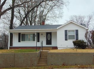 610 N 17th St, Belleville, IL 62226