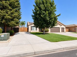 12706 Windy Ridge Dr, Bakersfield, CA 93312