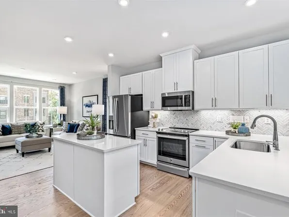 9819 Posterity Ln, Montgomery Village, MD 20886