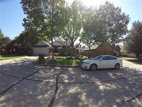3rd image of 916 Valleygreen Dr