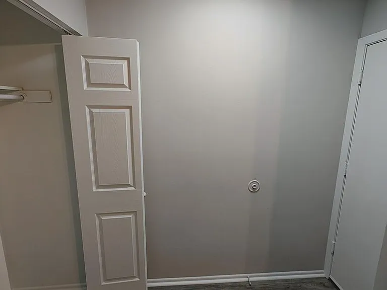 Grand Park Apartments — Photo 36