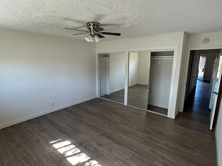12128 Ramona Ave — Photo 16