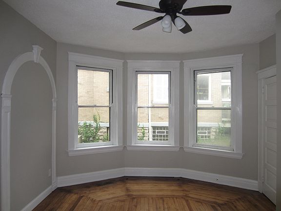 5th image of 571 Howell Ave #1