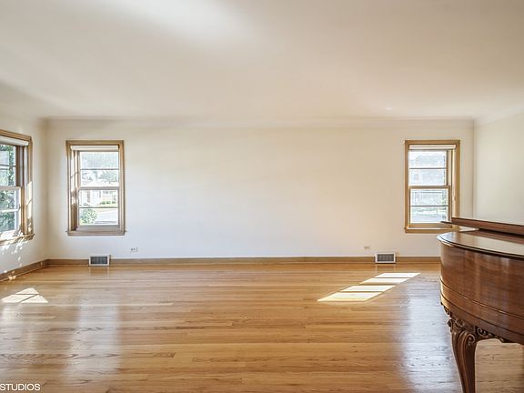 5th image of 7527 W Wabansia Ave