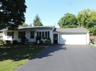 11 Peach Blossom Rd S, Hilton, NY 14468