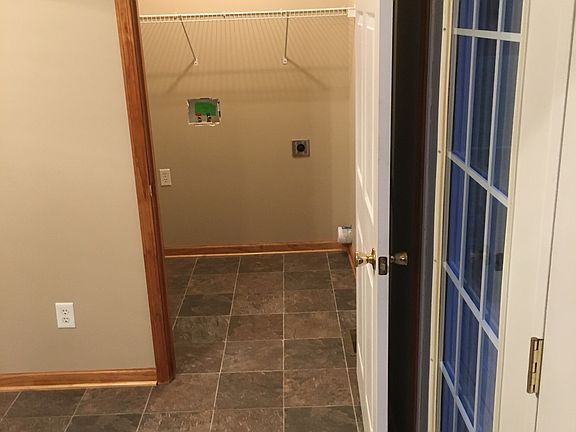 5th image of 282 Federal Dr